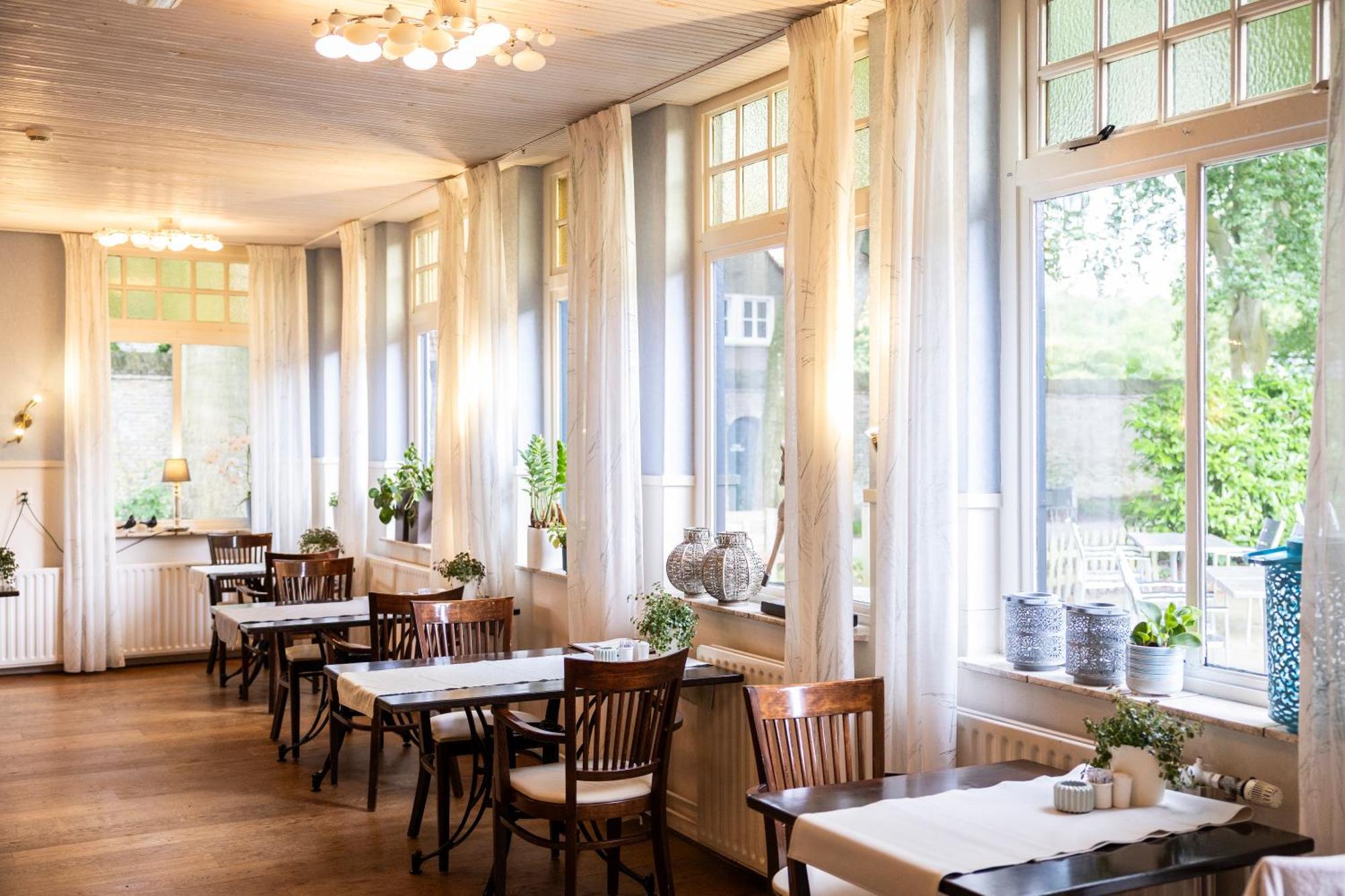 Hotel Jans Rijs Bagian luar foto